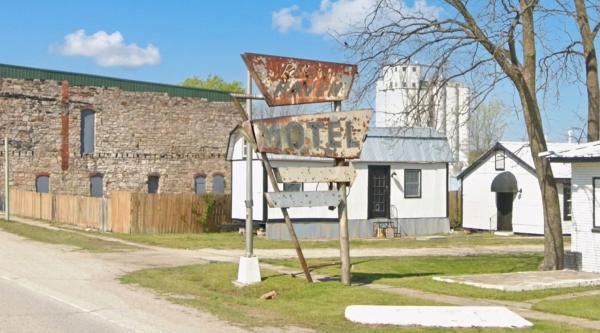 Rest Haven Motel Sign