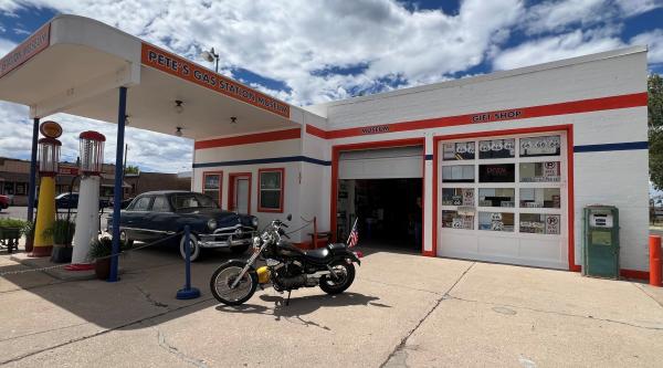 Pete's Route 66 Gas Station Museum