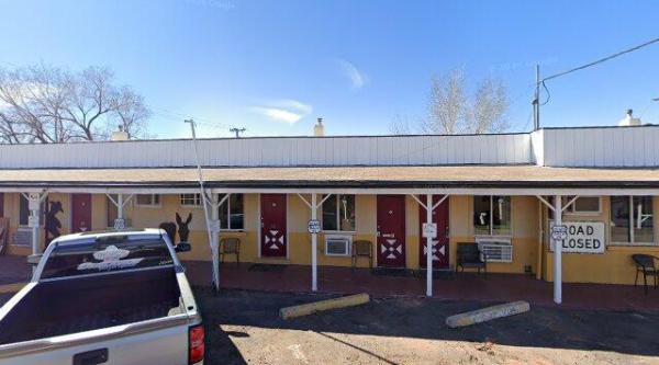 Brad's Desert Inn