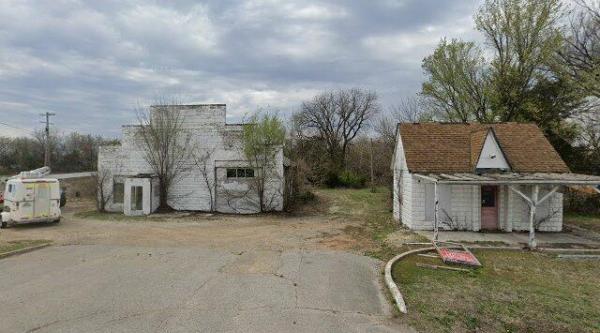 Former Phillips Service Station