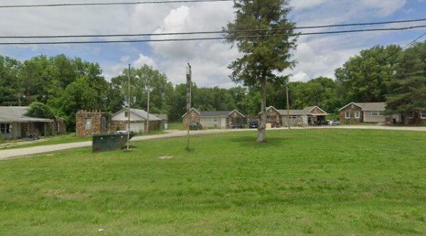 White's Court Cabins
