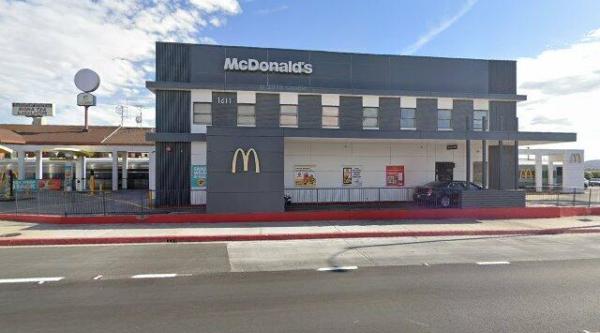 McDonald's Building (Train Cars)