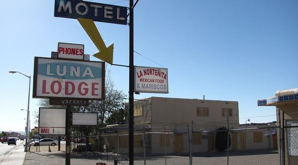 Luna Lodge