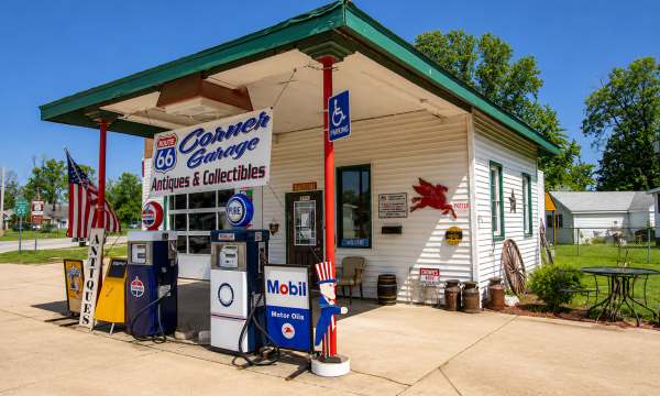 Route 66 Corner Garage Antiques & Collectables 
