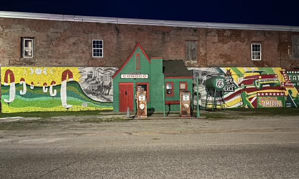 Allen's Conoco Fillin' Station