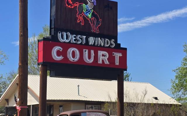 West Winds Court Neon Sign