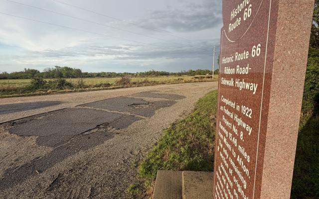 Historic Ribbon Road & Monument
