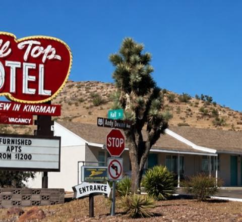 Hill Top Motel Sign