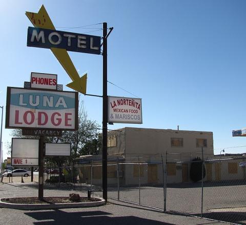Luna Lodge