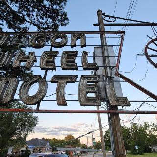Wagon Wheel Sign