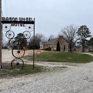 Wagon Wheel Sign