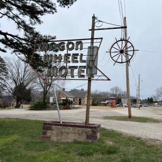 Wagon Wheel Sign