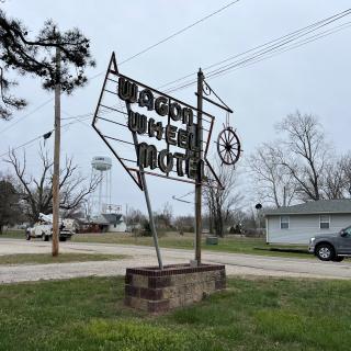 Wagon Wheel Sign