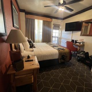 El Rancho Hotel