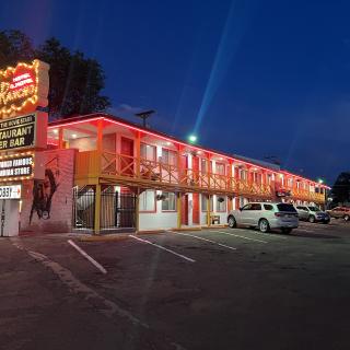 El Rancho Hotel