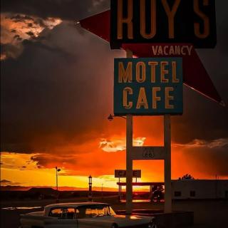 Roy’s Motel & Cafe Sign