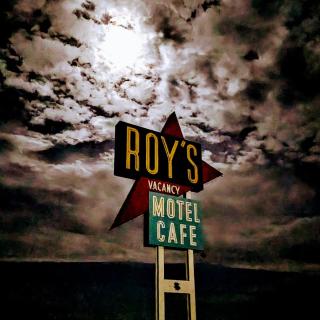 Roy’s Motel & Cafe Sign