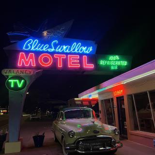 Blue Swallow Motel
