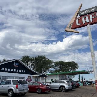 MidPoint Cafe