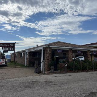 Fabulous 40 Motel